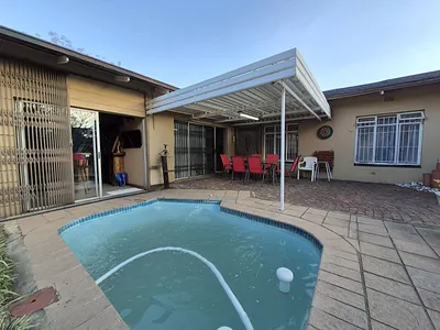 3 Bedroom House For Sale in Germiston - qPLK.webp