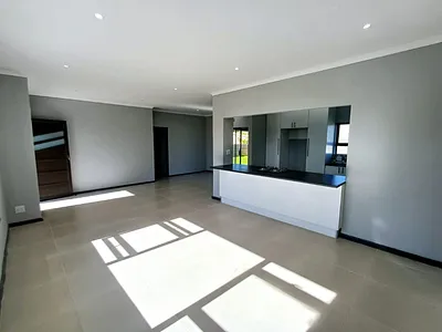 3 Bedroom House For Sale in Port Elizabeth - 2Npl.webp