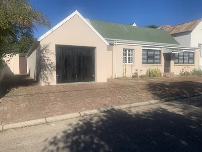 2 Bedroom House For Sale in Albertinia - 11Ih.webp