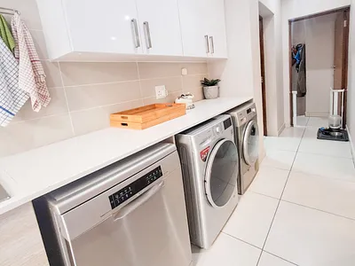 4 Bedroom House For Sale in Pretoria - rOaX.webp
