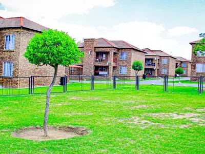 2 Bedroom Apartment For Sale in Midrand - GkwI.webp