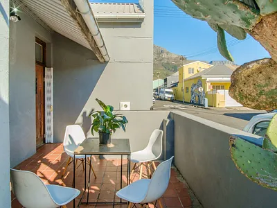 5 Bedroom House For Sale in Cape Town - 8wwq.webp
