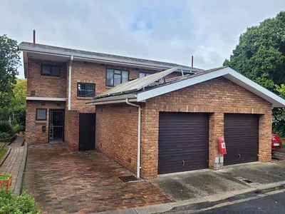3 Bedroom Townhouse For Sale in Durbanville - vP5v.webp