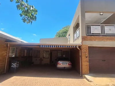 4 Bedroom House For Sale in Carletonville - 7Yog.webp