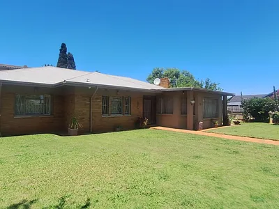 4 Bedroom House For Sale in Carletonville - E57F.webp