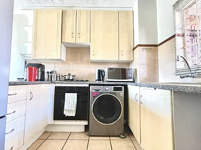2 Bedroom Apartment For Sale in Pretoria - Ke6e.webp