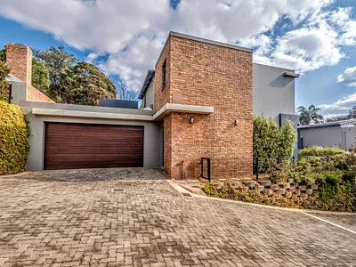 3 Bedroom House For Sale in Pretoria - fr3J.webp