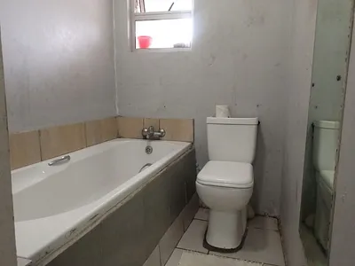2 Bedroom House For Sale in Port Elizabeth - Dyeq.webp