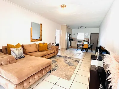 2 Bedroom Apartment For Sale in Sandton - 2EEp.webp