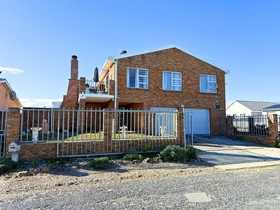 3 Bedroom House For Sale in Gansbaai - 42WF.webp