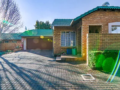 3 Bedroom Townhouse For Sale in Centurion - 3Ng4.webp