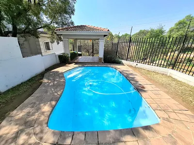 2 Bedroom Apartment For Sale in Randburg - fzHm.webp