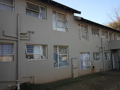 2 Bedroom Apartment For Sale in Randburg - 1oU6.webp