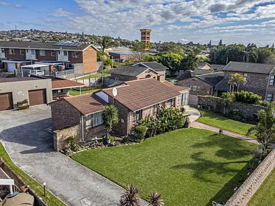 3 Bedroom House For Sale in Port Elizabeth - DsRq.webp