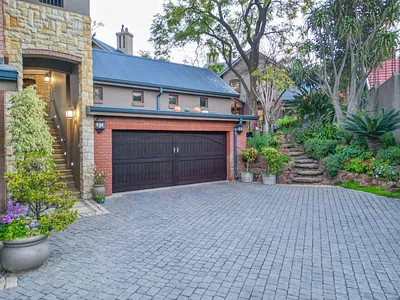 3 Bedroom House For Sale in Sandton - igV2.webp