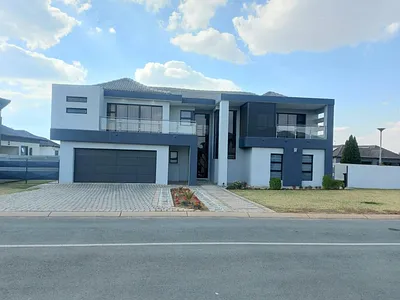 5 Bedroom House For Sale in Pretoria - Ip0z.webp