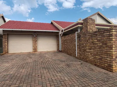 2 Bedroom Townhouse For Sale in Centurion - h0rs.webp