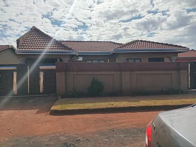 3 Bedroom House For Sale in Boksburg - uR1b.webp