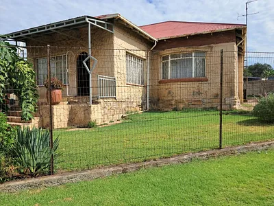 4 Bedroom House For Sale in Brakpan - Hdc8.webp