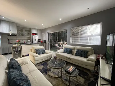 2 Bedroom Townhouse For Sale in Pretoria - ffv8.webp