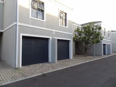 3 Bedroom Townhouse For Sale in Blouberg - Az0s.webp
