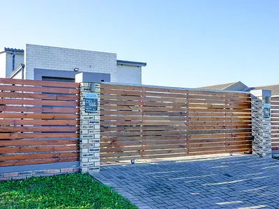 3 Bedroom Townhouse For Sale in Port Elizabeth - KTQ7.webp
