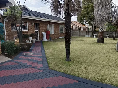 4 Bedroom House For Sale in Bronkhorstspruit - 8XHS.webp