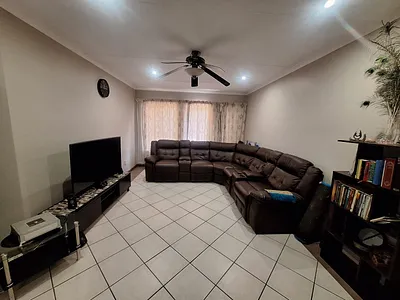 2 Bedroom Apartment For Sale in Centurion - R7hs.webp