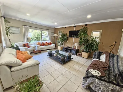 4 Bedroom House For Sale in Sandton - 1fED.webp