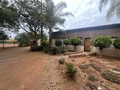 3 Bedroom House For Sale in Mookgopong - x2AA.webp