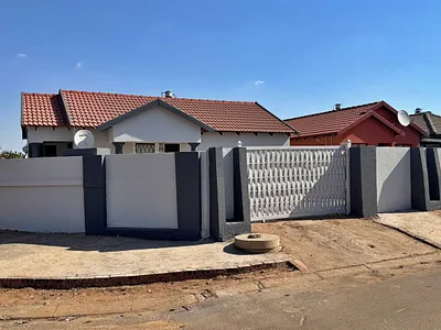 2 Bedroom House For Sale in Soshanguve - pNl0.webp