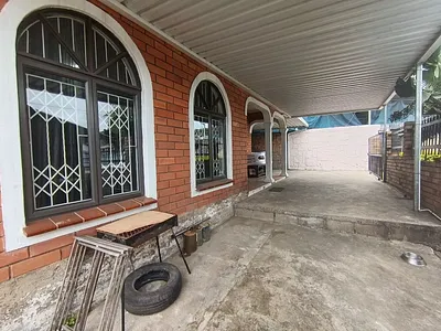 4 Bedroom House For Sale in Chatsworth - Zqoy.webp