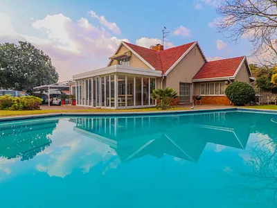 4 Bedroom House For Sale in Johannesburg - BxE9.webp