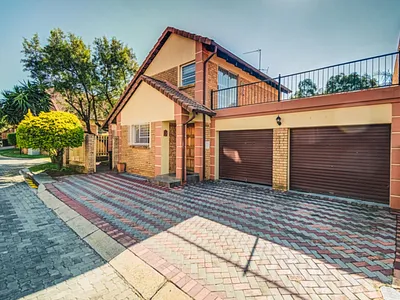 4 Bedroom House For Sale in Edenvale - 4s2D.webp