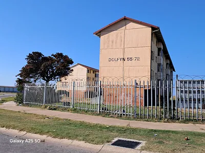 Apartment For Sale in Port Elizabeth - SGM6.webp