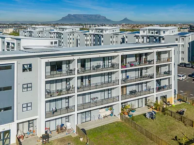 2 Bedroom Apartment For Sale in Blouberg - tGHv.webp