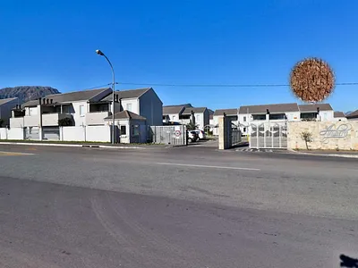 2 Bedroom Apartment For Sale in Paarl - tsPN.webp