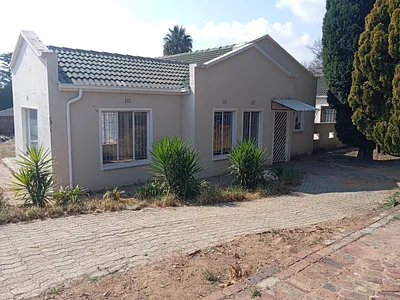 3 Bedroom House To Rent in Sandton - yQnt.webp
