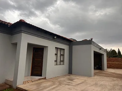 3 Bedroom House For Sale in Polokwane - 83mD.webp
