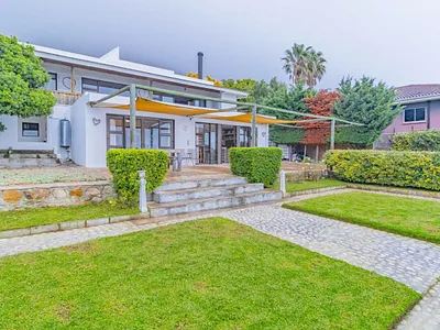 4 Bedroom House For Sale in Gordons Bay - Sw4G.webp