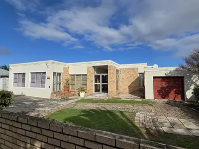 4 Bedroom House For Sale in Port Elizabeth - aaVu.webp