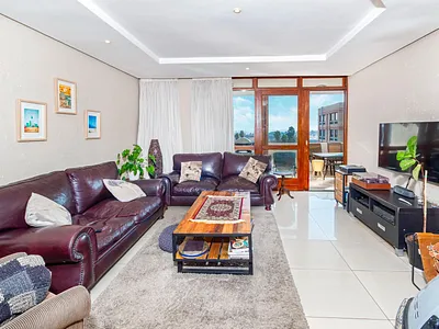 2 Bedroom Apartment For Sale in Bedfordview - VAgS.webp
