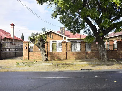 3 Bedroom House For Sale in Germiston - NqIh.webp