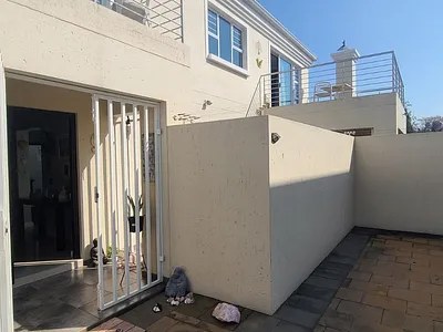 3 Bedroom Townhouse For Sale in Edenvale - Idla.webp
