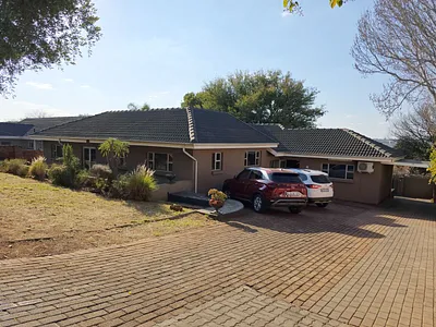 6 Bedroom House For Sale in Centurion - AniI.webp