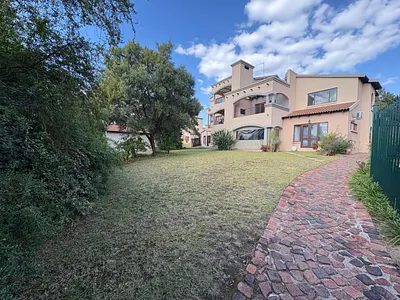 3 Bedroom Apartment For Sale in Randburg - img