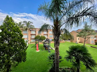 2 Bedroom Apartment For Sale in Roodepoort - img
