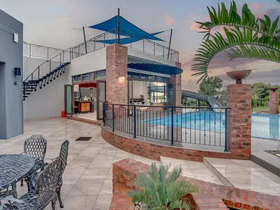 6 Bedroom House For Sale in Roodepoort - img