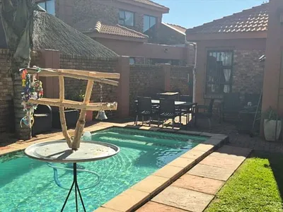 3 Bedroom Townhouse For Sale in Kempton Park - sZJR.webp