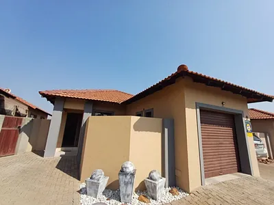 3 Bedroom Townhouse For Sale in Polokwane - szXy.webp